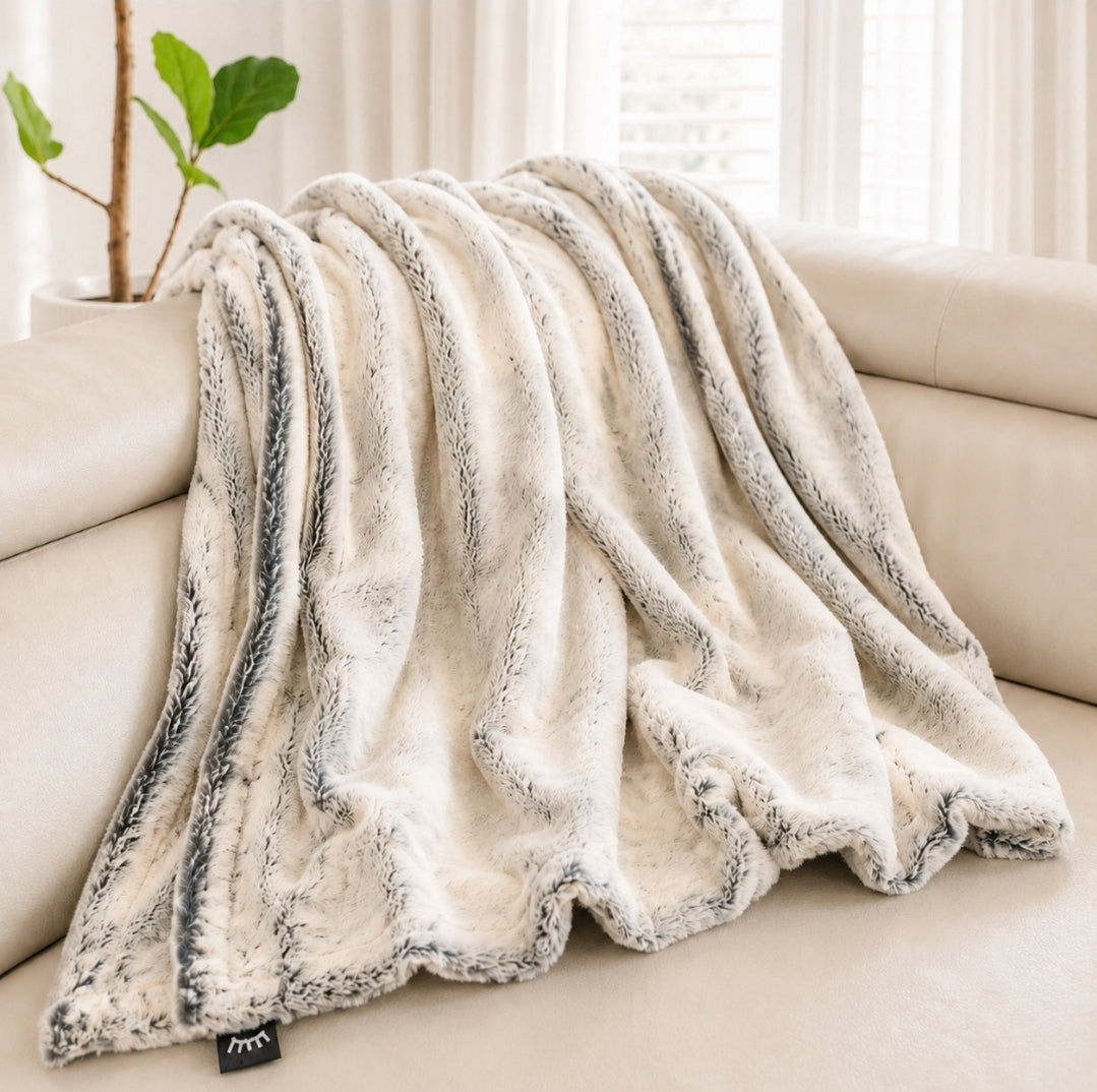 Dreamy Signature Throw