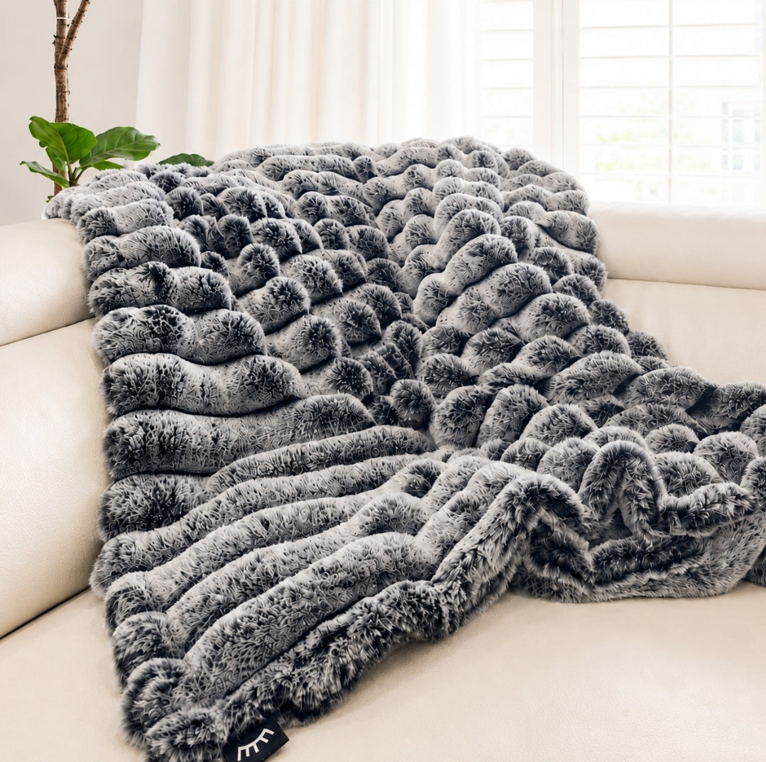 Cloud Signature Throw