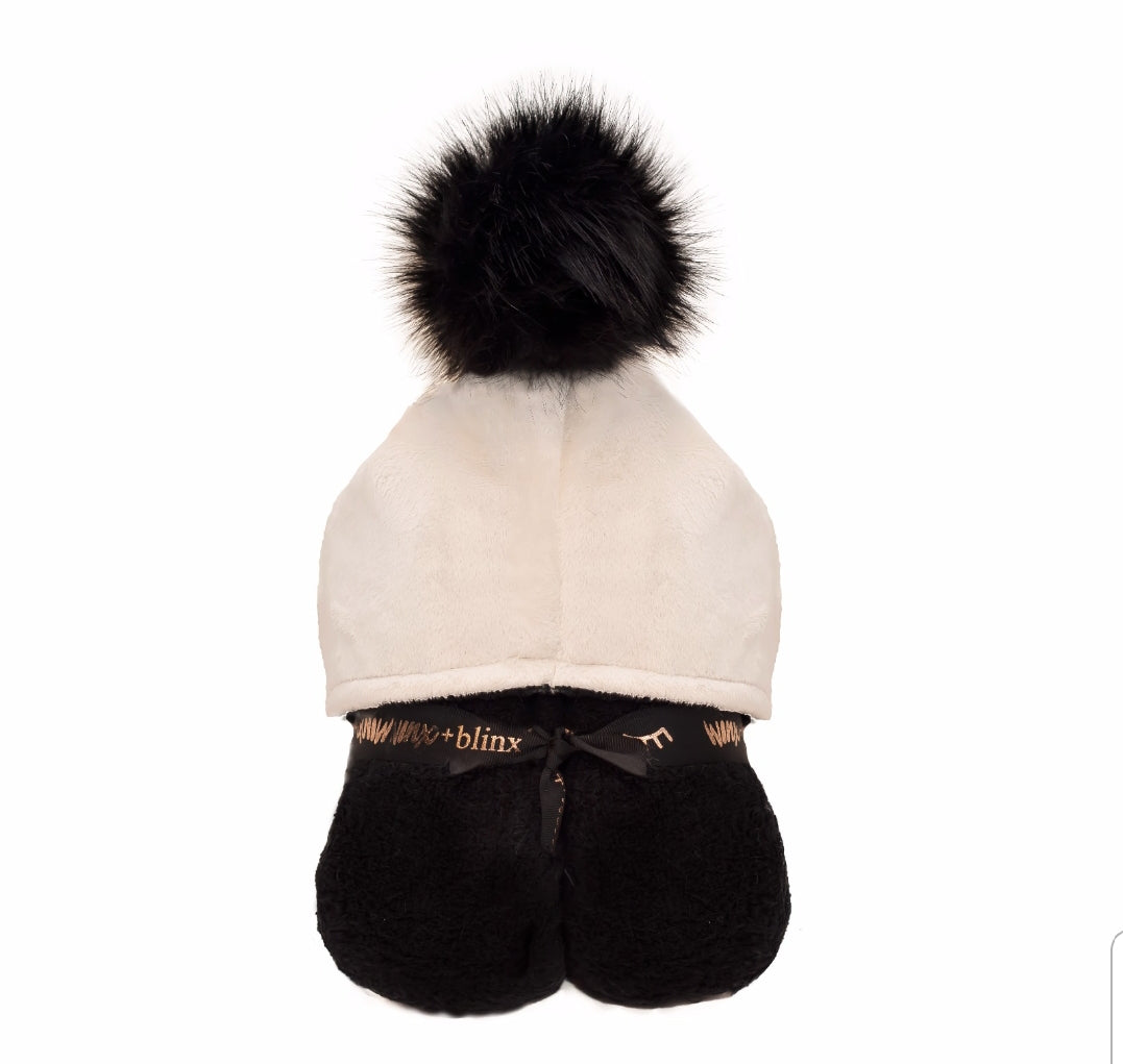 Pompom B&W Hooded Towel